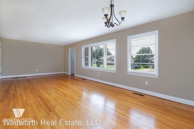 Building Photo - 3 br, 2 bath House - 2805 6th Ave