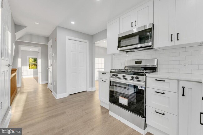 Foto del edificio - 15 N Main St