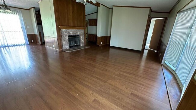 Building Photo - 978 Township Rd 156