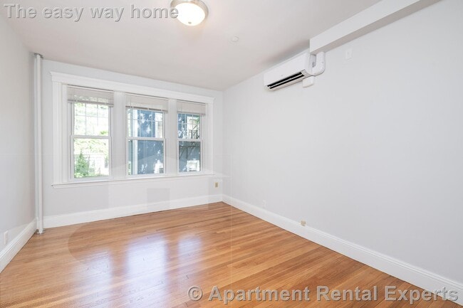 Building Photo - 19 A Forest St
