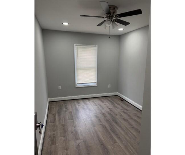 Foto del edificio - 1106 N Lakewood-BA AVAILABLE $750 W/BATH BA