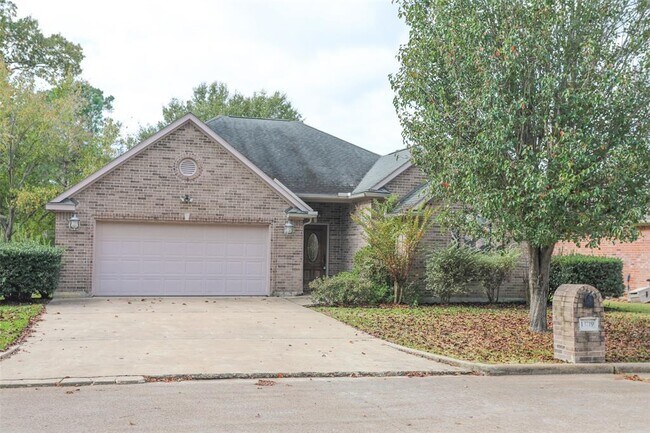 Foto del edificio - 13719 Summer Hill Dr