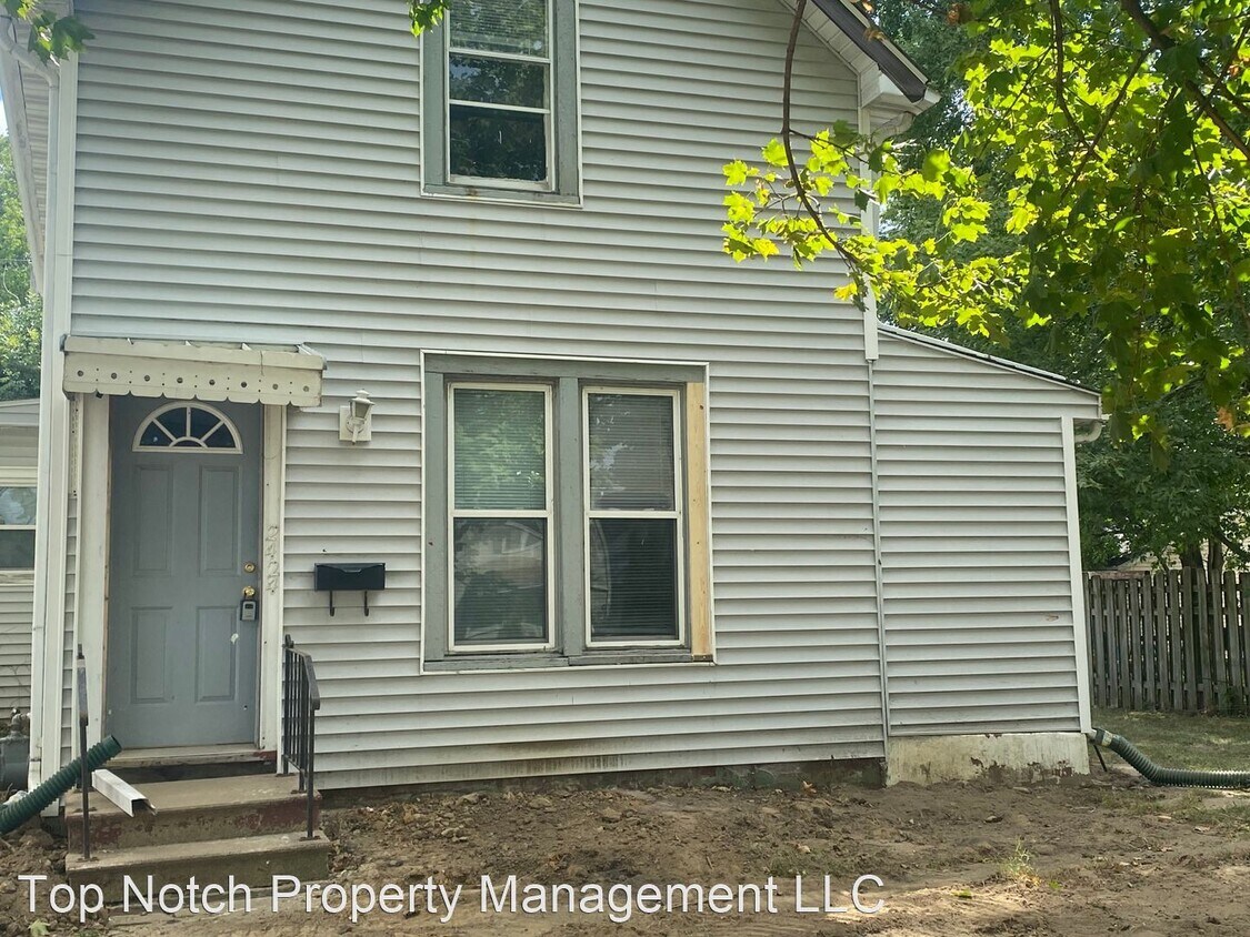 Foto principal - 3 br, 1 bath House - 2424 5th Avenue