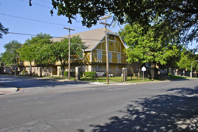 Stone Mansión Apartments - Stone Manor Apartments