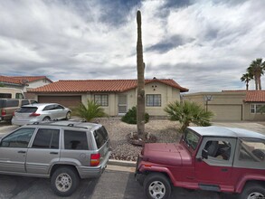 Building Photo - 2910 La Palma Dr