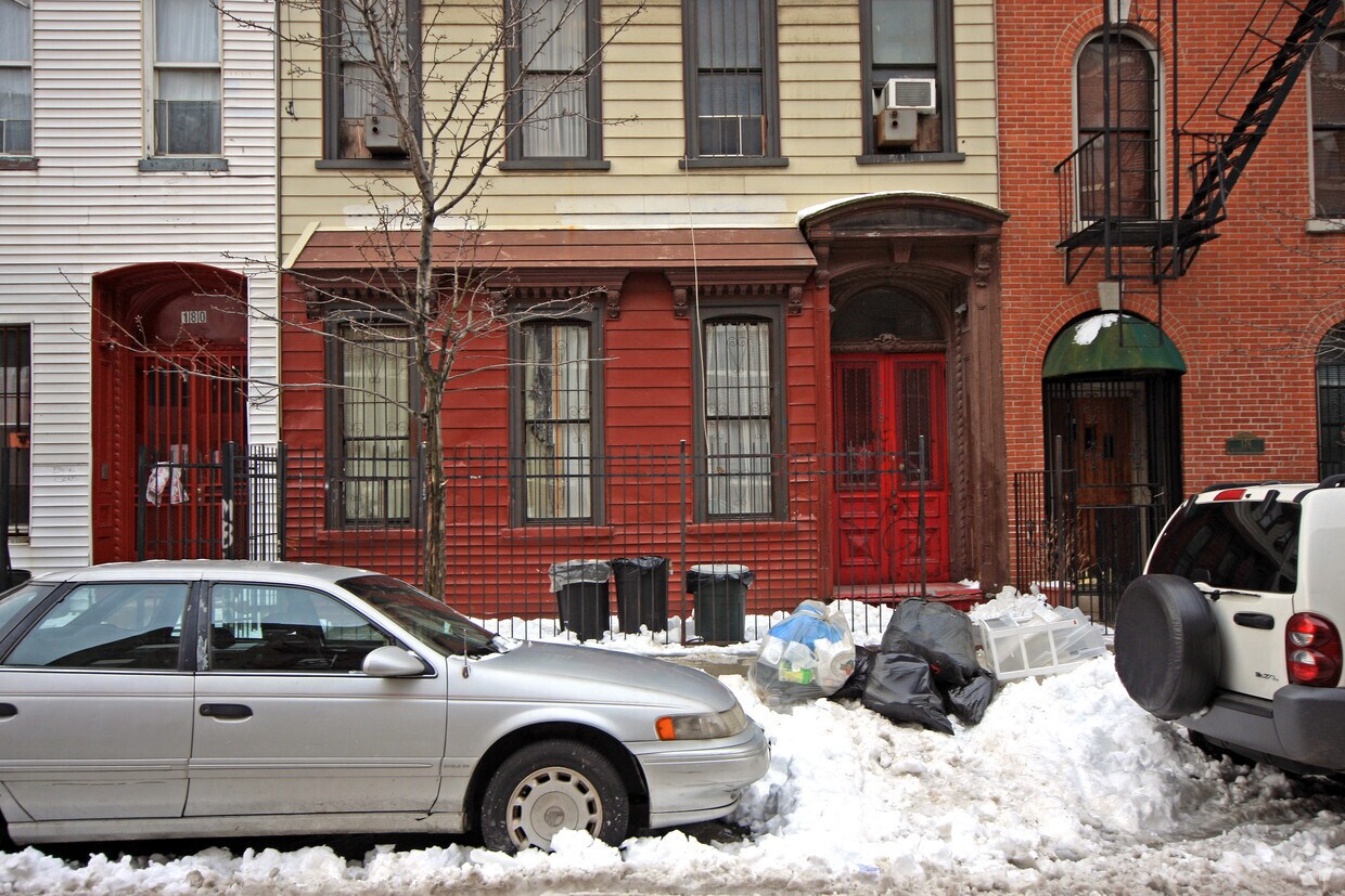 Building Photo - 178 Meserole St