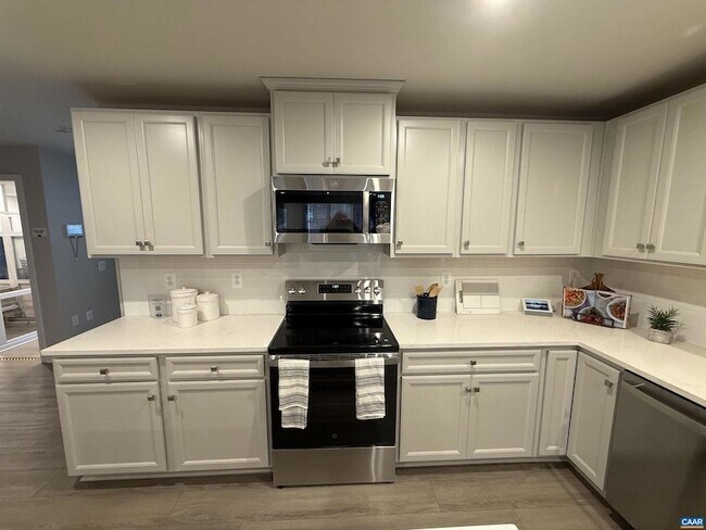 Building Photo - 5175 Lazy Branch Ln