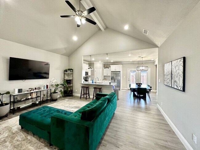 Foto del edificio - Updated Four Bedroom in North Lubbock.