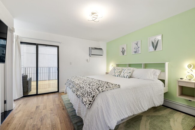 master bedroom - 579 Lafayette Ave