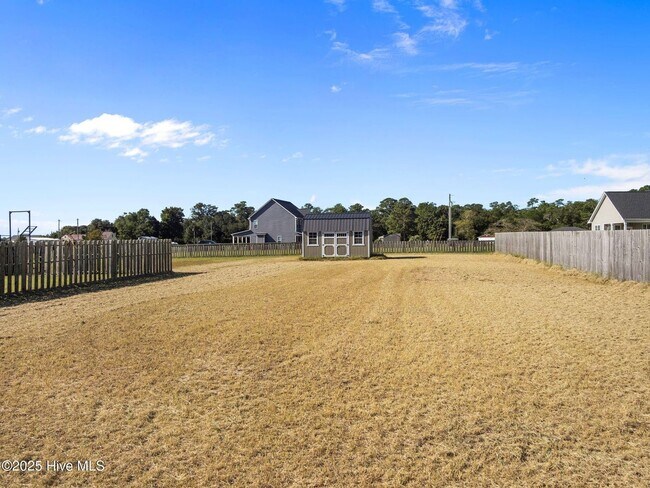 Foto del edificio - 216 Shell Rock Landing Rd