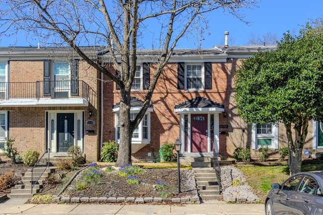 Building Photo - 8032 St Annes Ct