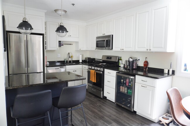 Building Photo - 98 Tideview Dr