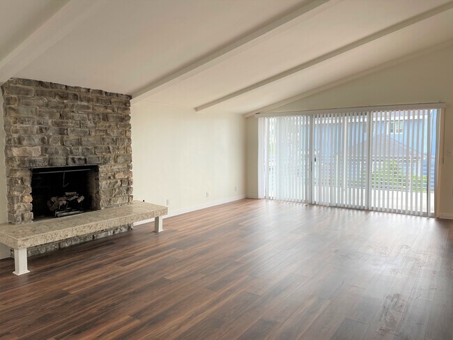 Foto del edificio - 116 N Western Ave