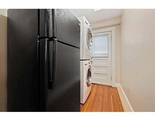 Building Photo - 9 Parkwood Terrace