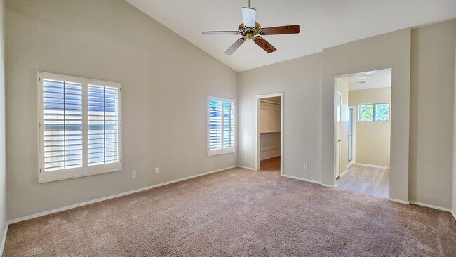 Foto del edificio - 55+ Adult Community And SOLAR With Lots Of Amenities!