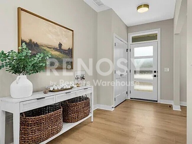 Foto del edificio - 2164-211A N Eustis St