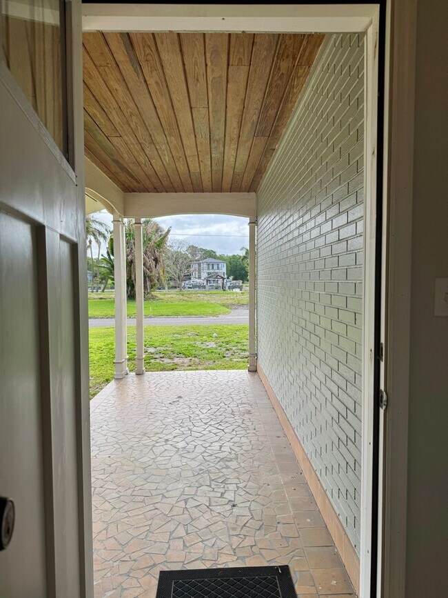 Foto del edificio - Remodeled Tampa Home
