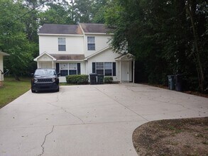 Building Photo - 227 Dixie Dr