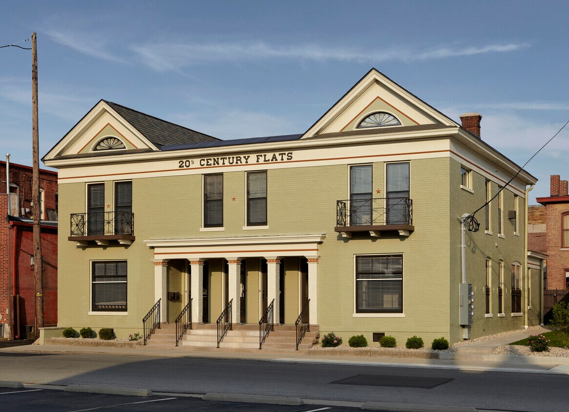 Primary Photo - 121 N Jefferson St