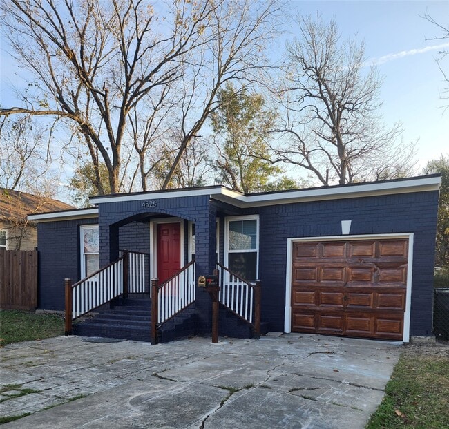 Foto del edificio - 4526 Kingsbury St