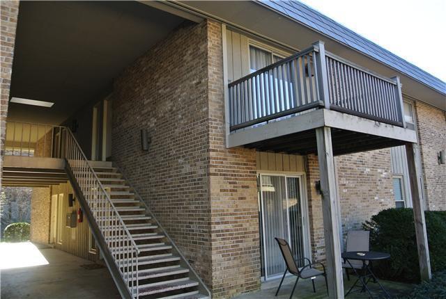 Balcony towards West End - 3901 Whitland Ave
