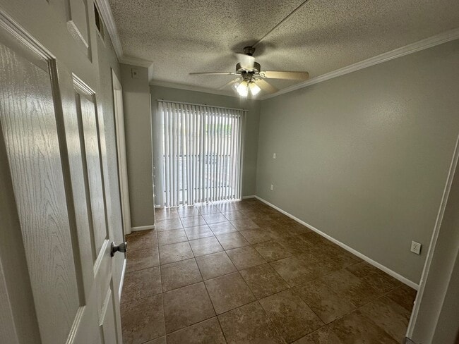 Foto del edificio - 2br - 1000ft2 - Affordable UPTOWN AREA 2 Full Suite UNIT ! WHY PAY MORE?