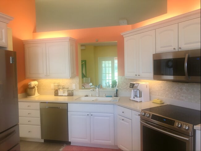 Building Photo - 4330 Pinebrook Cir