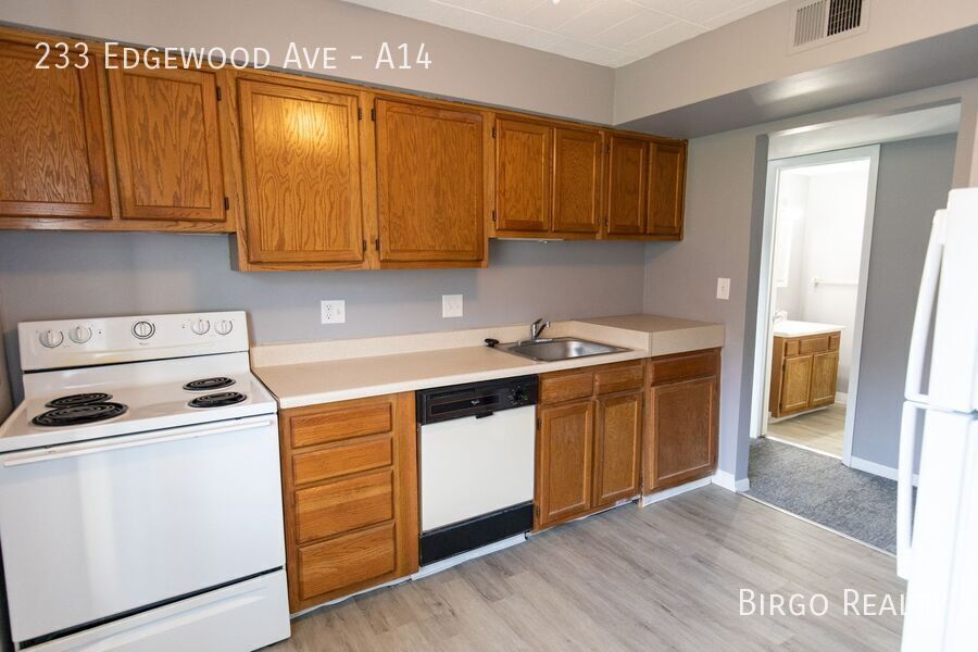 Foto principal - 2 Bedroom Apartment in Pittsburgh! Great L...