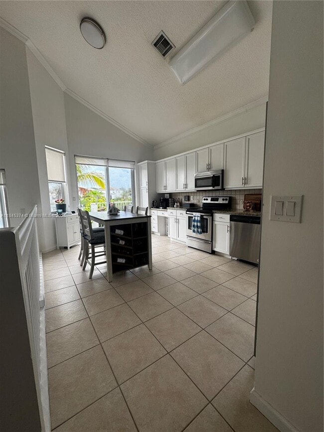 Building Photo - 4943 SW 163rd Ave