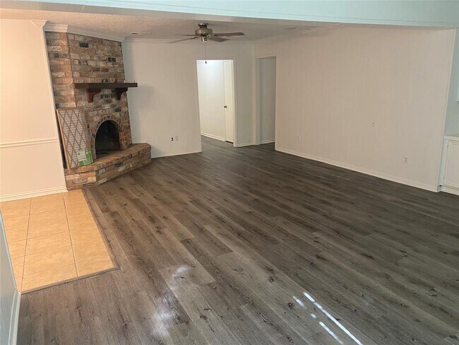 Building Photo - 1417 Drexel Dr