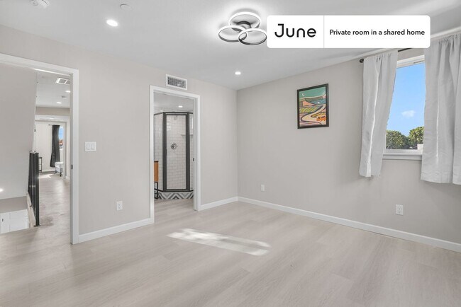 Foto del edificio - Room in Shared 5 bed/5 bath home in Boyle Heights