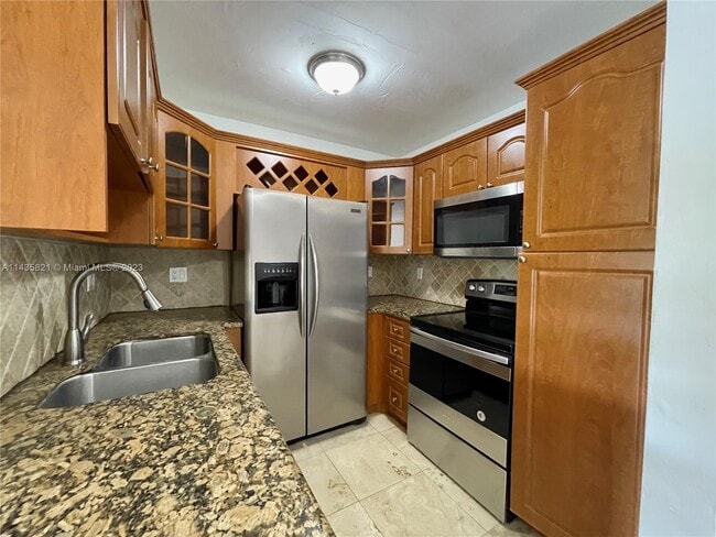 Building Photo - 9409 SW 76th St