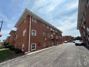 Building Photo - 9463 Maple Dr