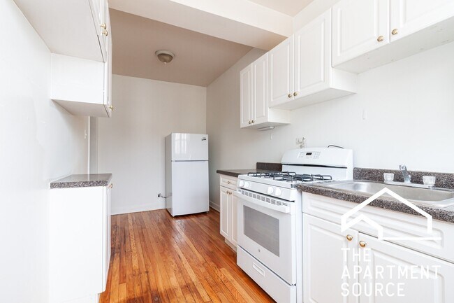 Foto del edificio - 556 W Aldine Ave