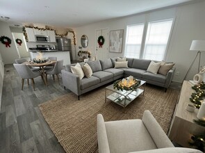 Building Photo - 38171 Ducharme Dr