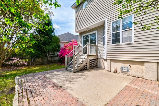 Building Photo - Spacious Single Family Home on James Island