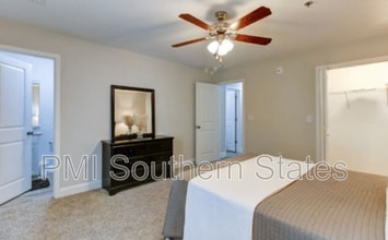 Building Photo - 208 Walnut Hill Dr