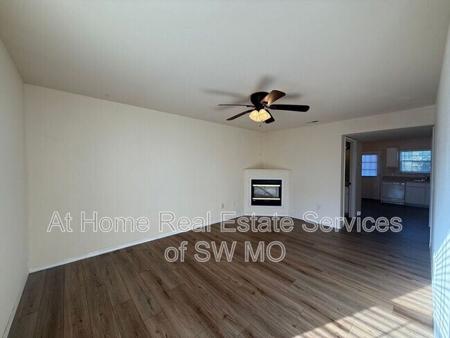 Foto del edificio - 1820 W Walnut Lawn St