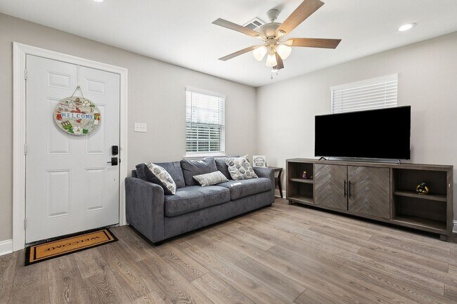 Foto del edificio - 6530 Peoples Ave