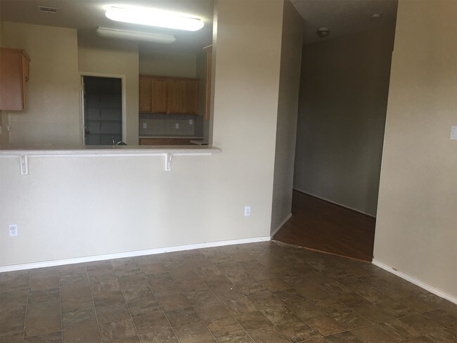 Building Photo - 3204 Blue Ridge Dr