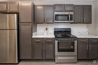 2BR, 2BA - 980SF - Crystal Lake