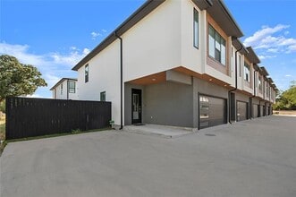 Building Photo - 7336 Flyers Wy