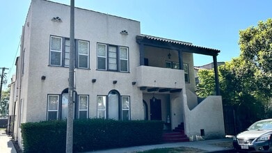 Building Photo - 2522 Cedar Ave