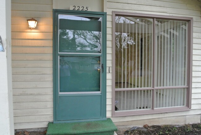 Building Photo - 2225 NW 14th St