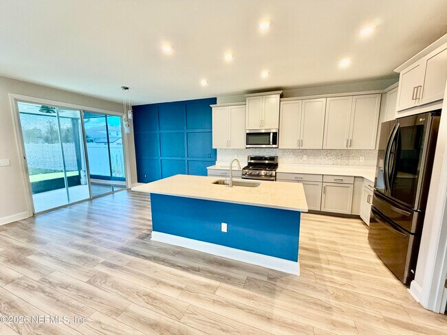 Foto del edificio - 467 Blue Daze St
