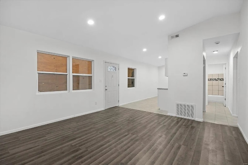 Building Photo - 1135 St Stephens Dr