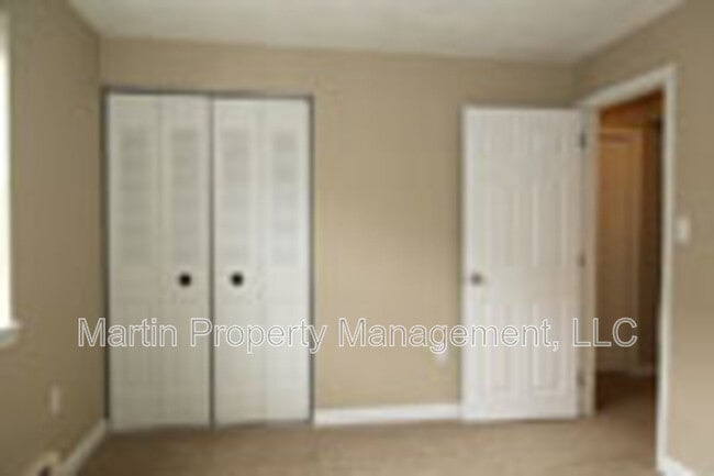 Building Photo - 16 Kenmar Dr