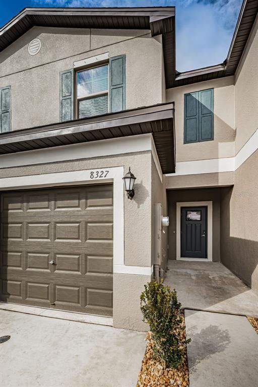 Foto del edificio - 8327 Crescent Oaks Dr