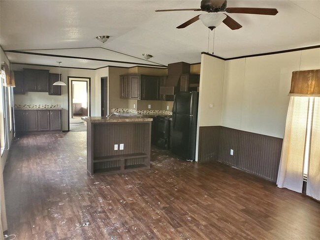 Building Photo - 1576 Private Rd