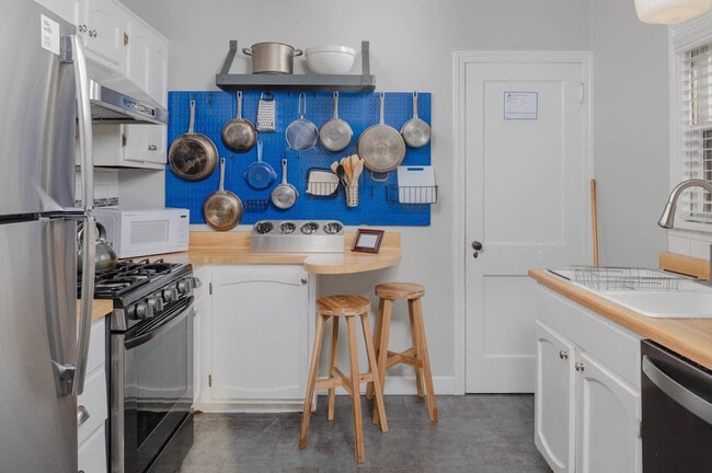 Building Photo - 432 W Seymour St